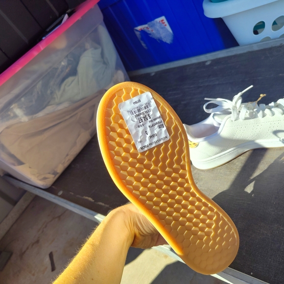 Adidas White Leather Sneakers with Gold Details - Picture 4 of 6